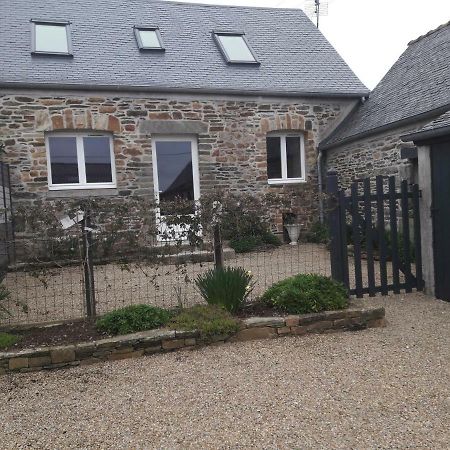 maison d'a coté Garlan Exterior foto