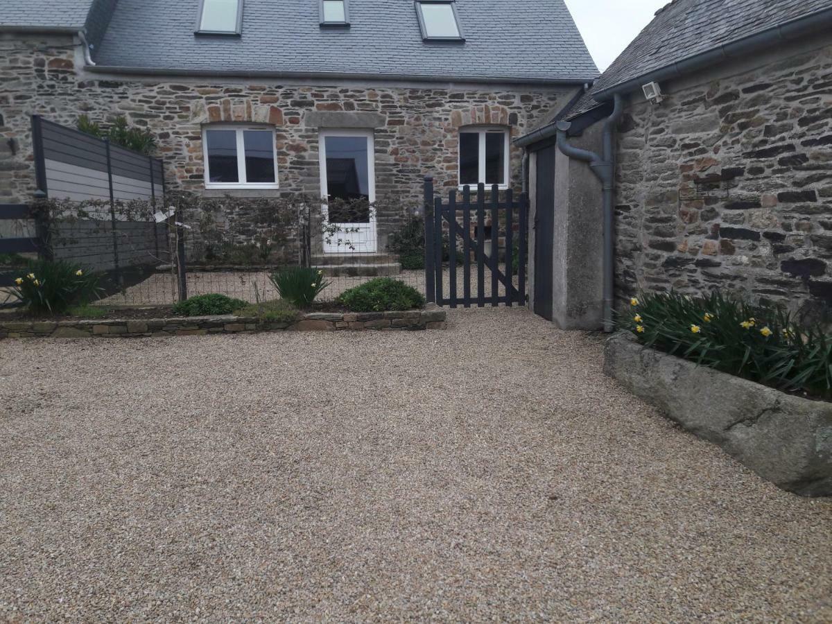 maison d'a coté Garlan Exterior foto